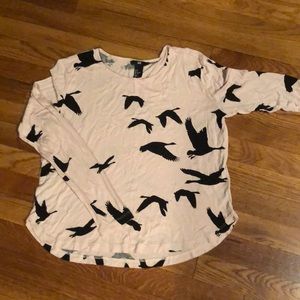 Lovely birds flying on long sleeve t